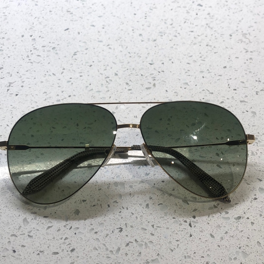 Victoria Beckham aviators